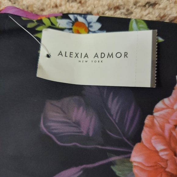 NWT Alexia Admor Vintage Botanical Dark Floral Dress Size Small Bell Sleeves - Picture 12 of 15